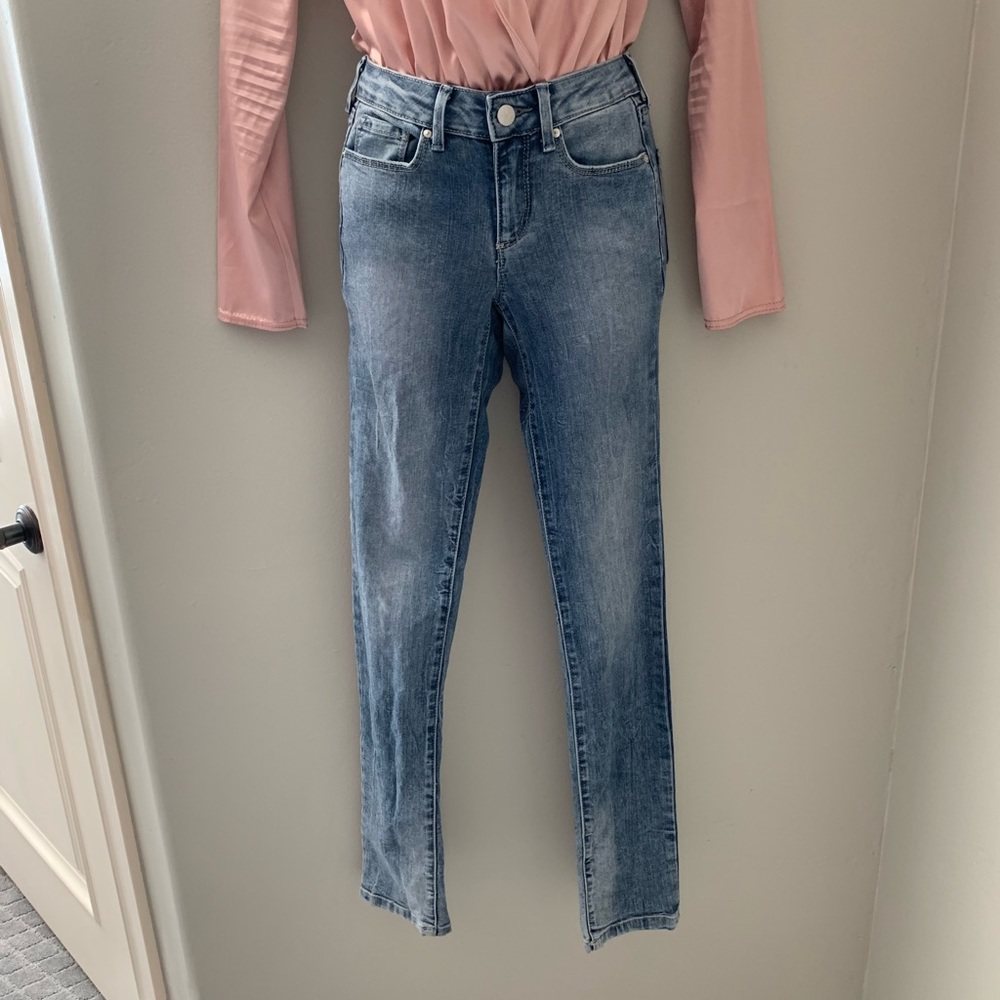 Jessica Simpson blue jeans